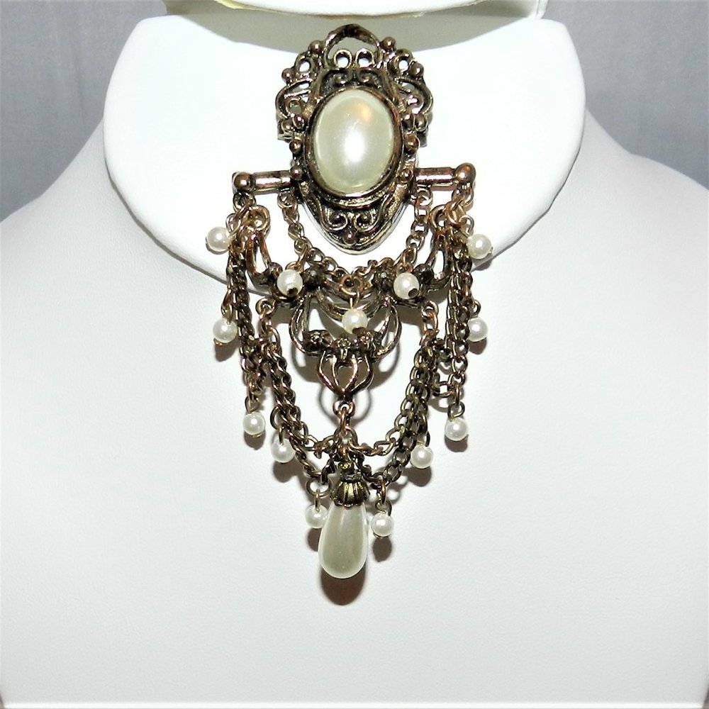 Vintage Victorian Style Brooch, Pin